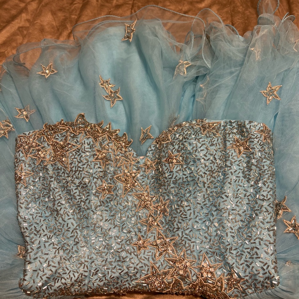 Sherri Hill Ice Blue Strapless Prom Dress with Beaded Star Design Size 4 - Picture 4 of 8